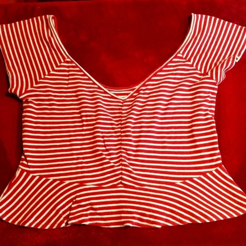 **American Eagle women's crop top